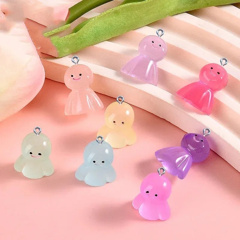 10 stuks Glow In Dark Cartoon  - Resin Crafts Diy recensie en prijs