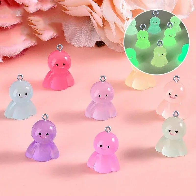 10 stuks Glow In Dark Cartoon  - Resin Crafts Diy recensie en prijs
